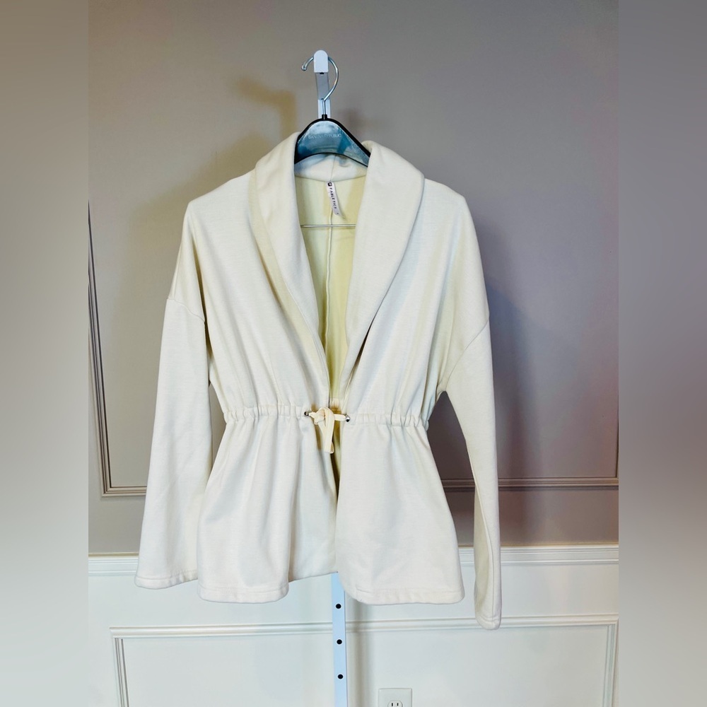 Fabletics Sage Coat Ivory Medium Athletic Cardigan NWOT Soft Yoga Oatmeal